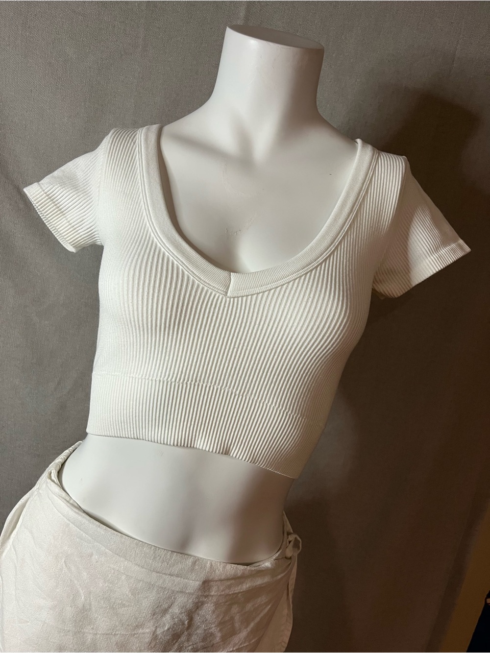 Garage White Ribbed V-Neck Crop Top